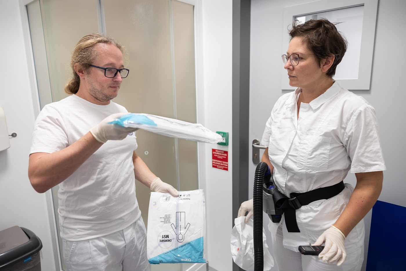 Jiri Zahradnik nepropustna laborka