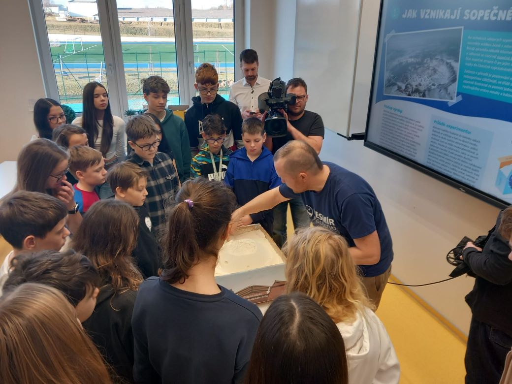 Almanach geovědních pokusů Petr Broz 4 mensi