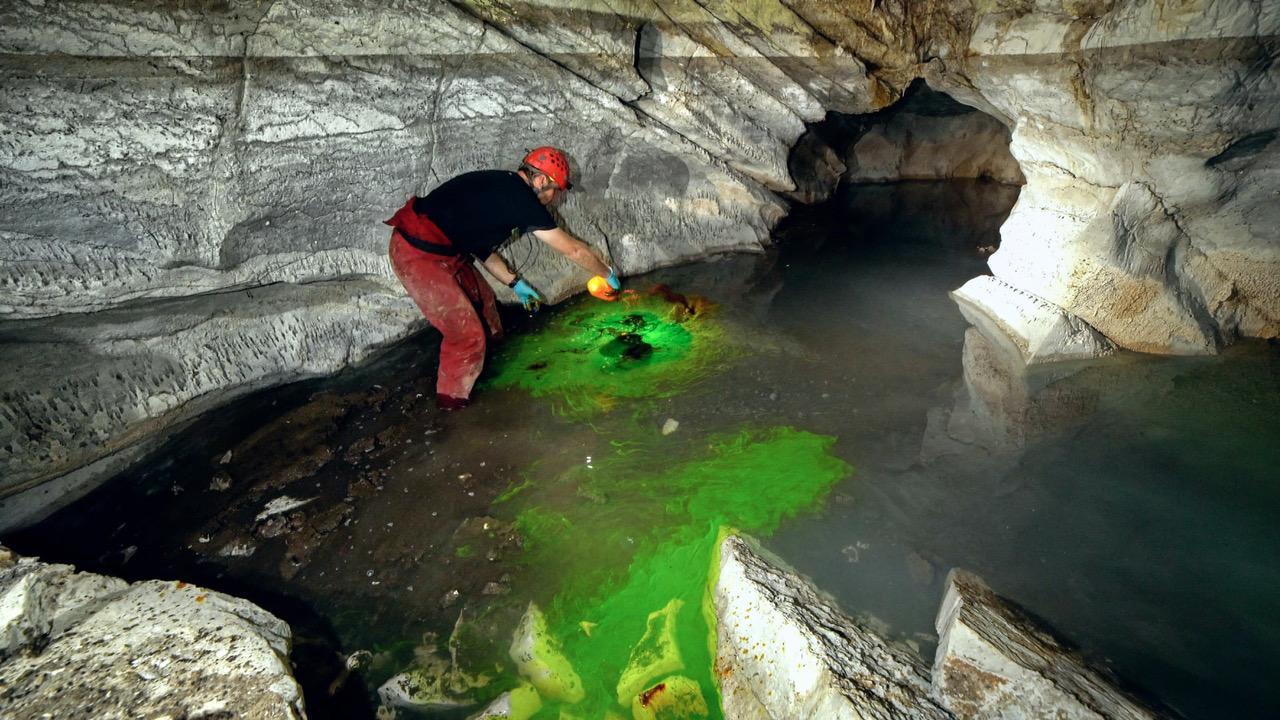 Stopovací zkoušky odhalily polifurkaci (rozvodí) podzemních kanálů audy 4