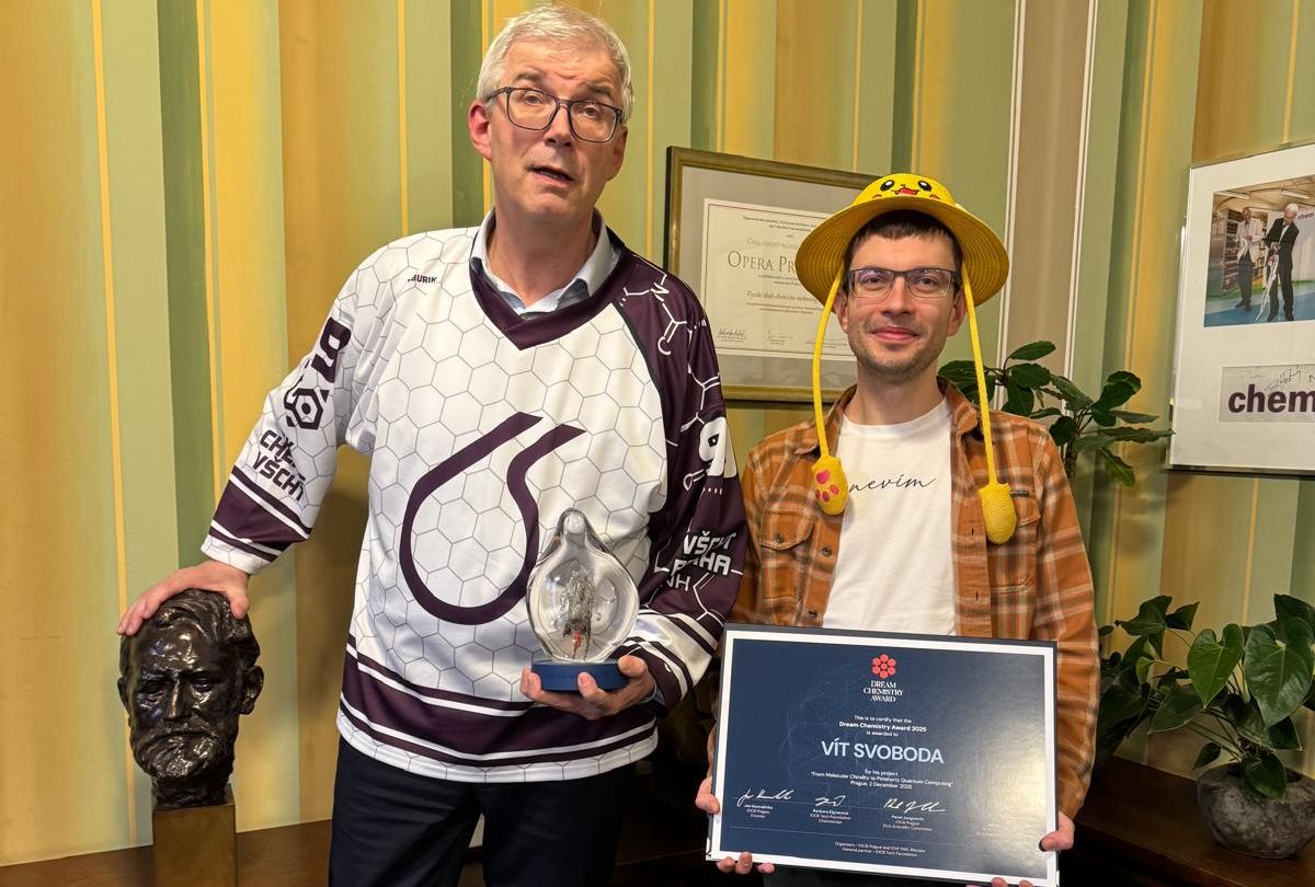 Vít Svoboda s rektorem Milanem Pospíšilem