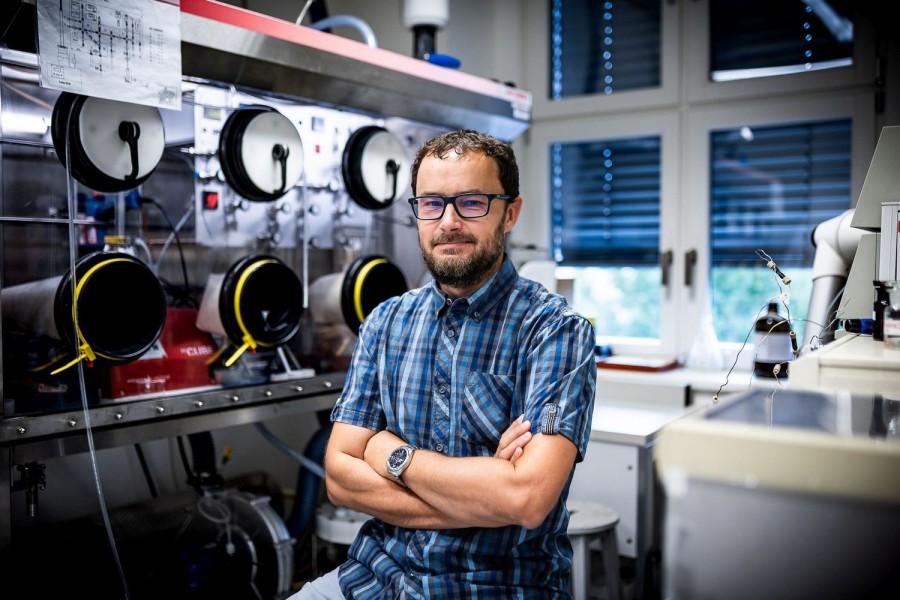 Aleš Marek, vedoucí skupiny Syntéza radioaktivně značených sloučenin, ÚOCHB